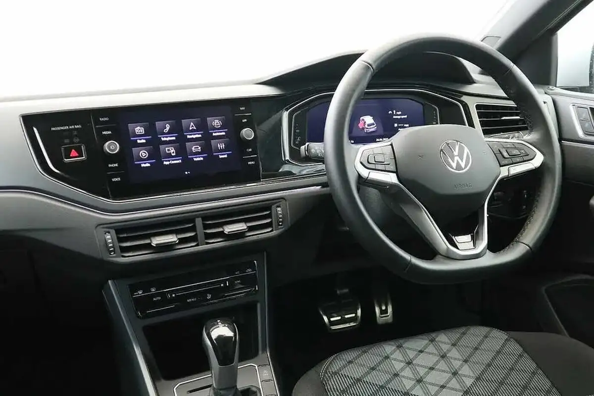 2024-volkswagen-polo-10-tsi-r-line-115ps-dsg-big-1