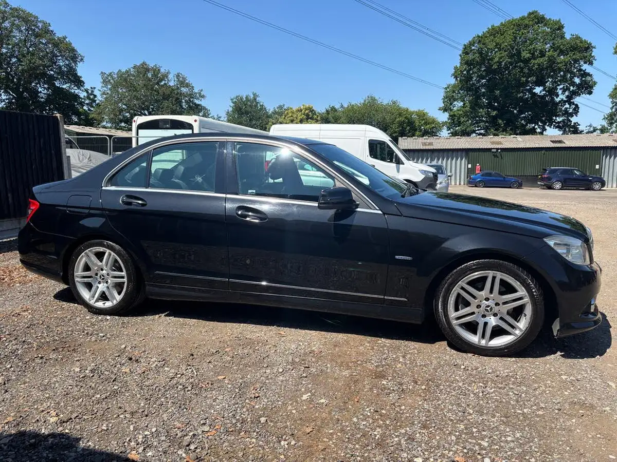 2010-mercedes-benz-c-class-18-c180-cgi-sport-156bhp-blueefficiency-saloon-4d-auto-big-3