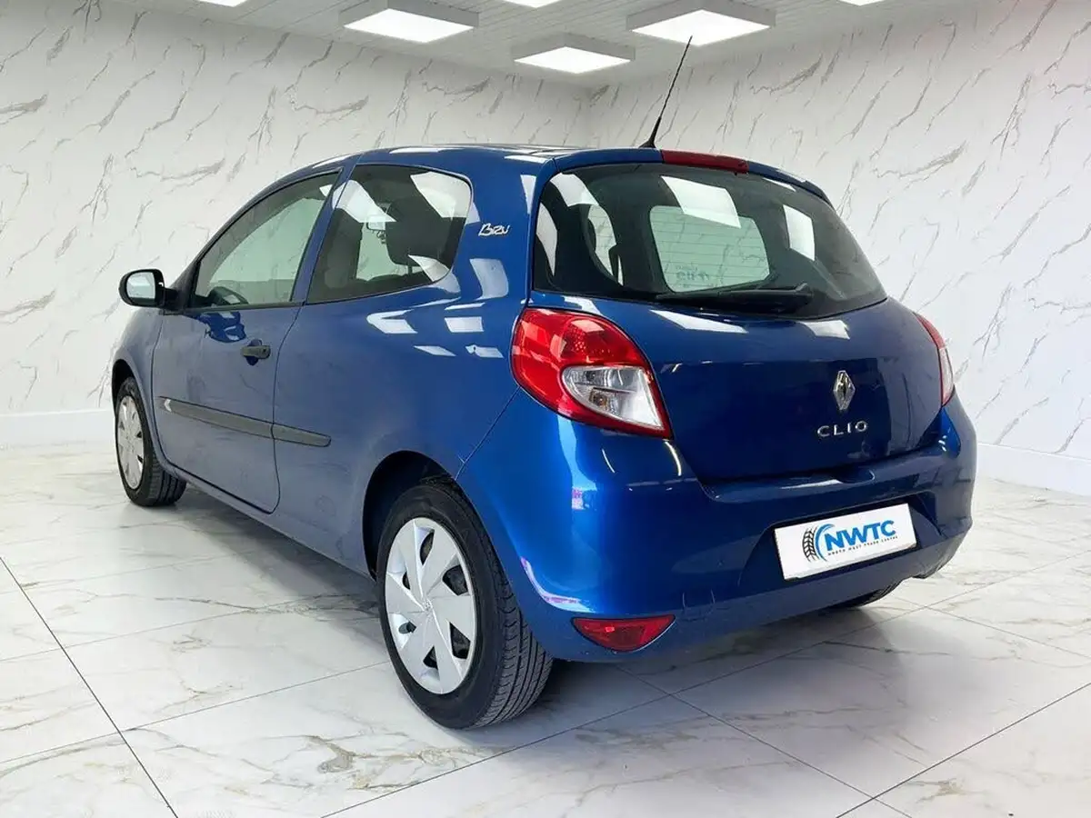 2011-renault-clio-12-bizu-16v-hatchback-3d-big-6