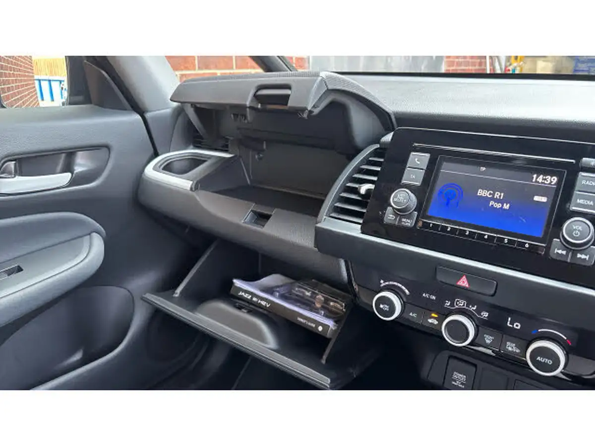 2022-honda-jazz-15-i-mmd-se-109ps-big-28