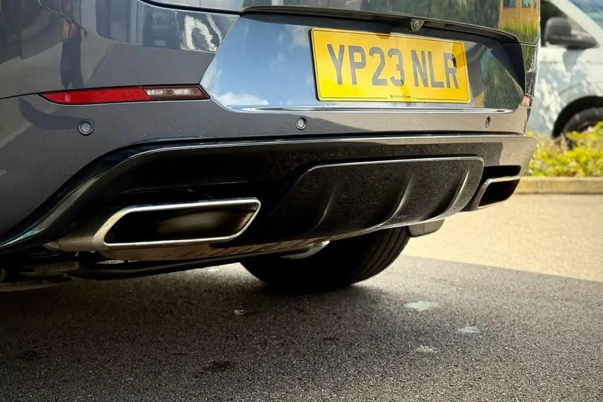 2023-land-rover-range-rover-sport-30-p400-dynamic-se-big-23