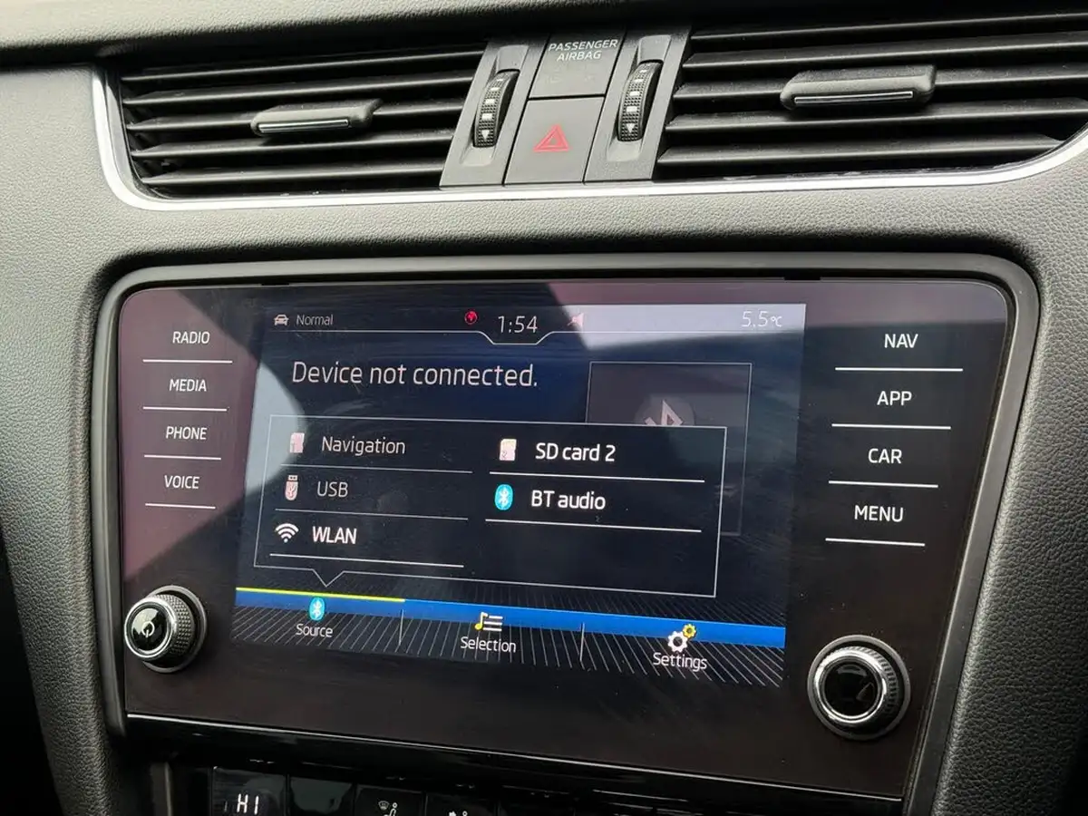 2018-skoda-octavia-20tdi-vrs-hatchback-dsg-big-35