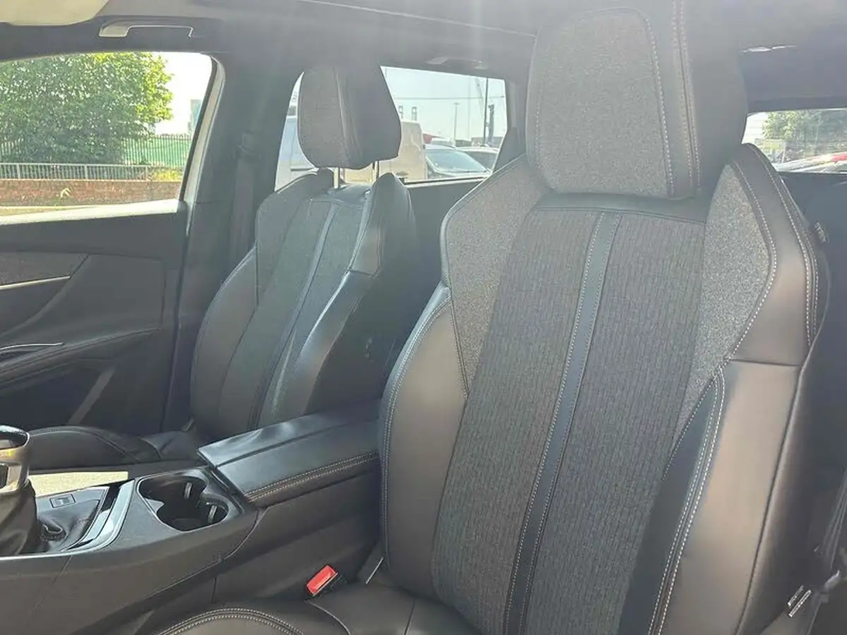 2018-peugeot-5008-suv-12-puretech-gt-line-big-11