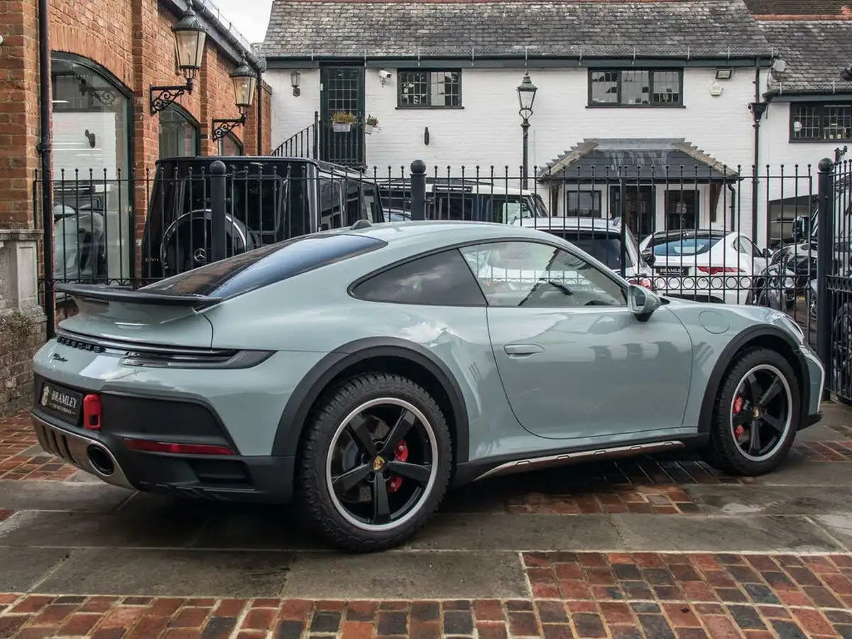 2023-porsche-911-30-dakar-big-6