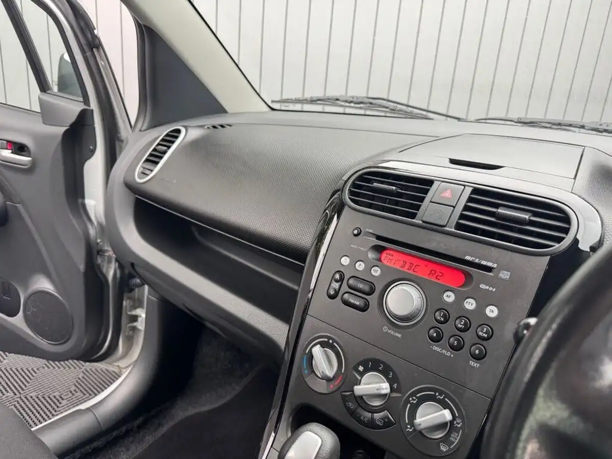 2013-suzuki-splash-12-sz4-auto-big-30