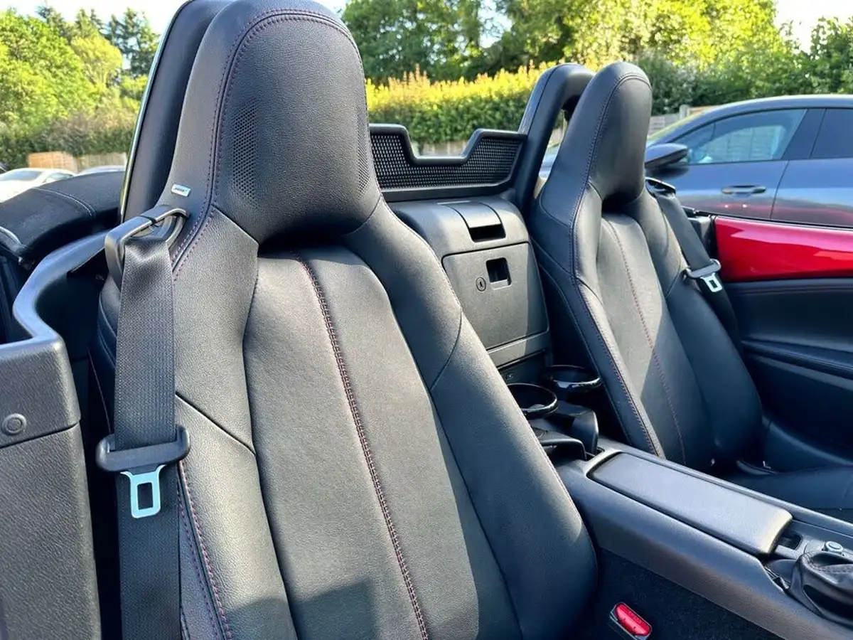 2015-mazda-mx-5-20-sport-nav-big-15