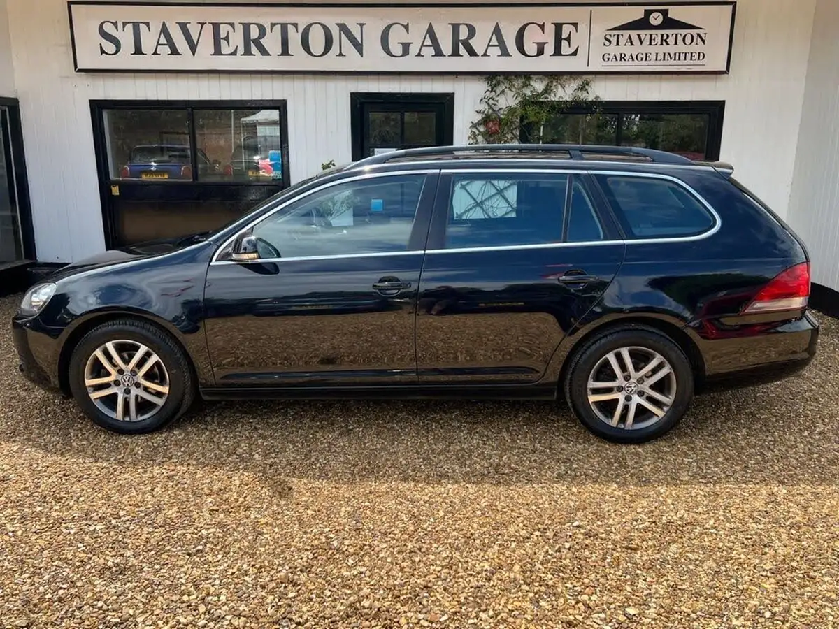 2011-volkswagen-golf-16td-se-105ps-estate-5d-big-14