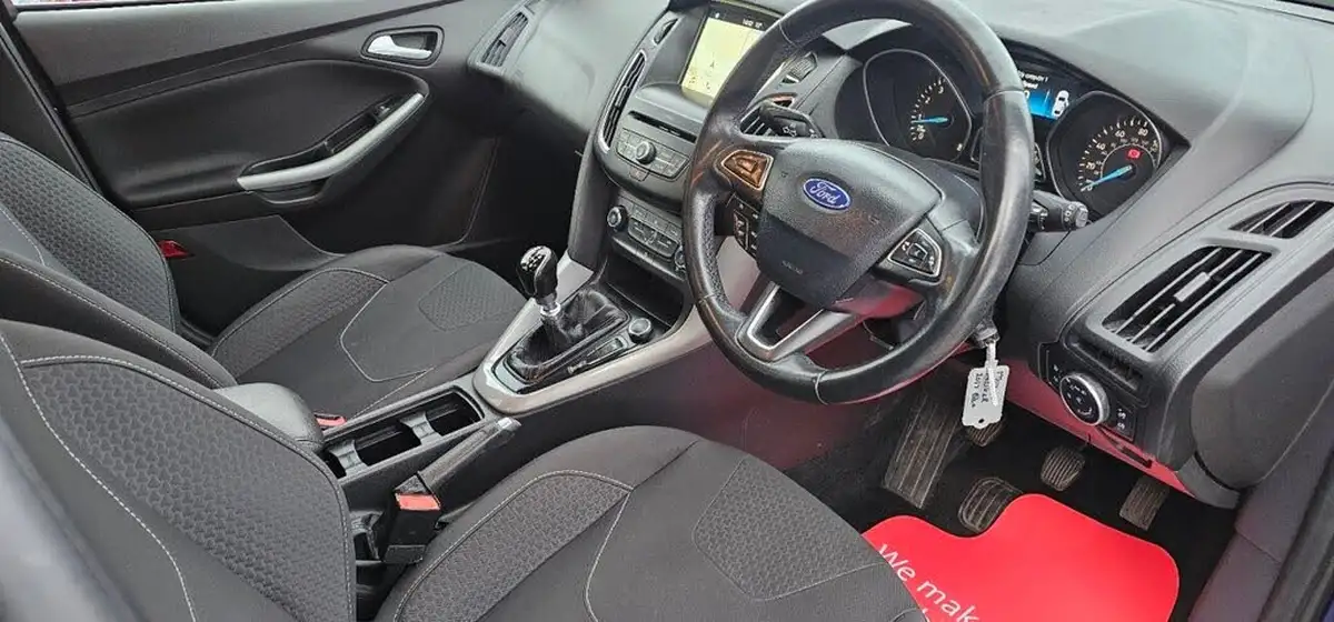 2017-ford-focus-10t-zetec-edition-125ps-hatchback-big-29