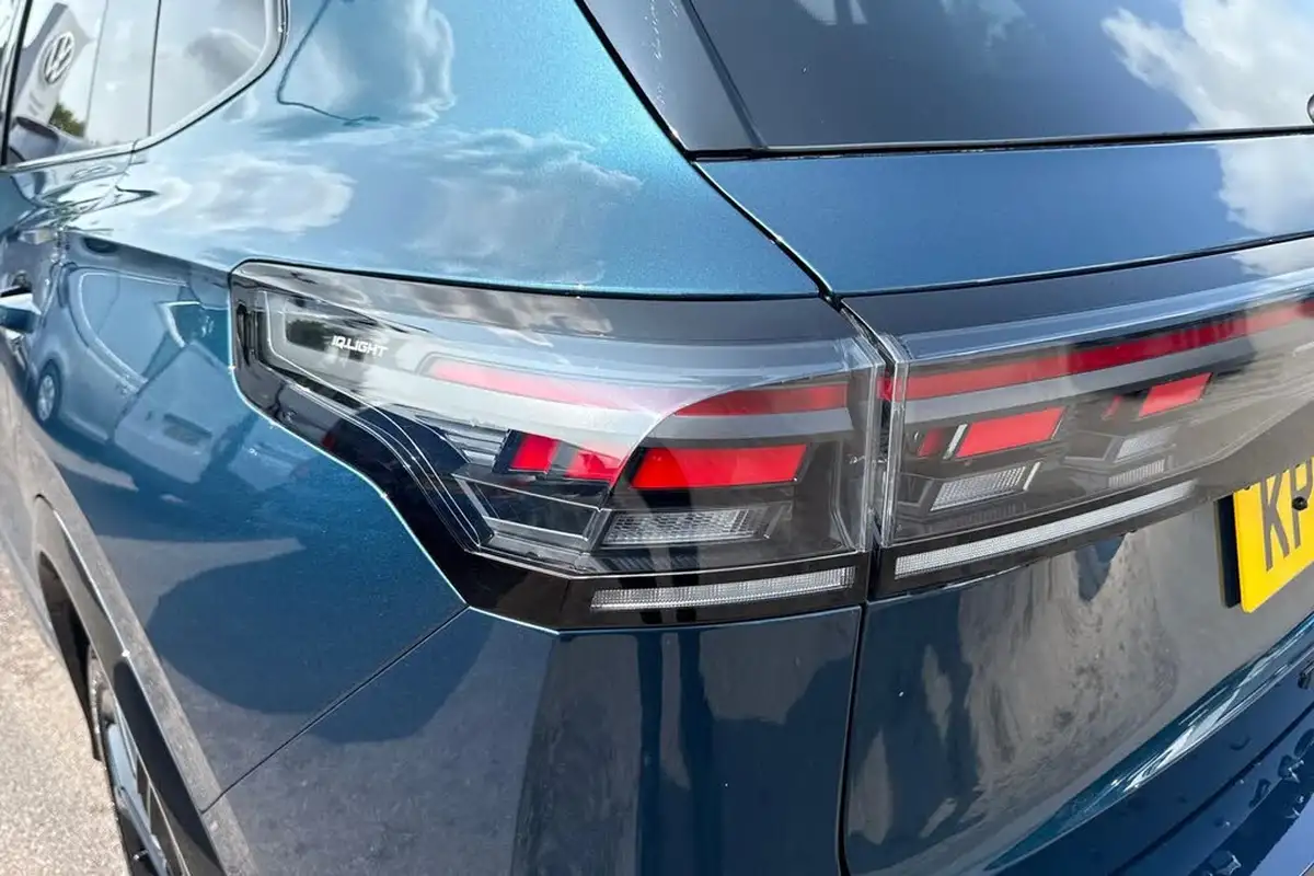 2024-volkswagen-tiguan-15-etsi-r-line-big-24