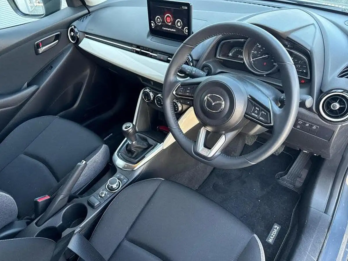 2024-mazda-mazda2-15-e-skyactiv-g-exclusive-line-big-3