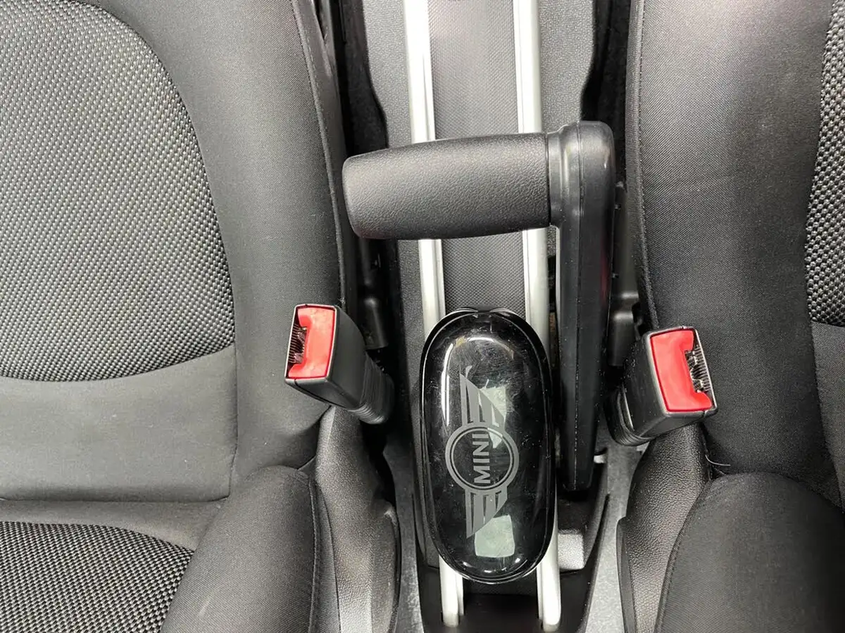2011-mini-countryman-16-cooper-pepper-big-34