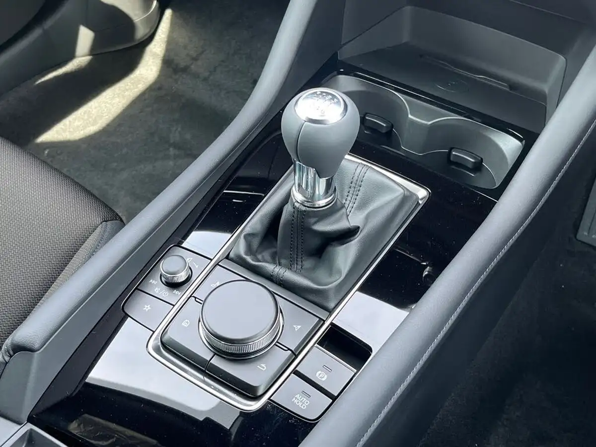 2025-mazda-mazda3-25-e-skyactiv-g-exclusive-line-big-20