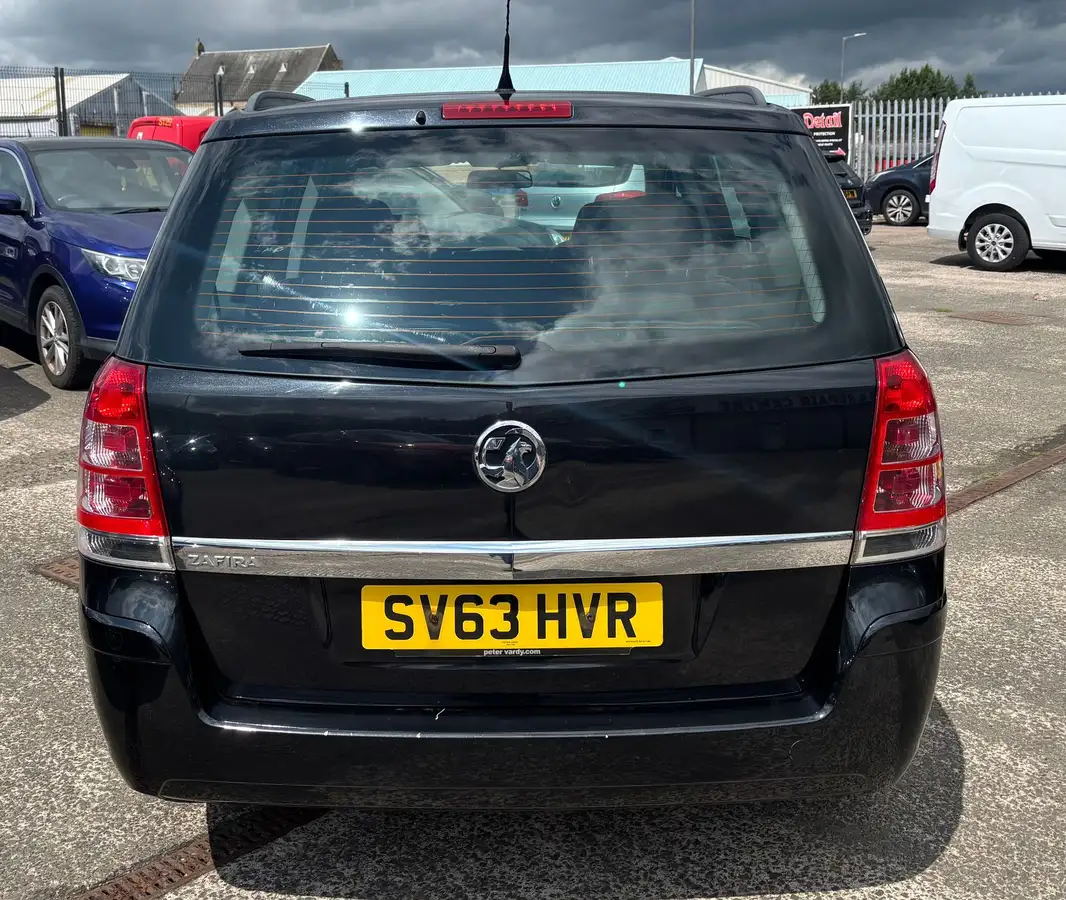 2013-vauxhall-zafira-16-exclusiv-big-4