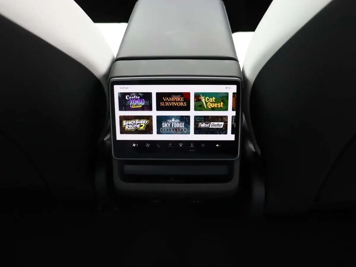 2024-tesla-model-3-e-rwd-big-20