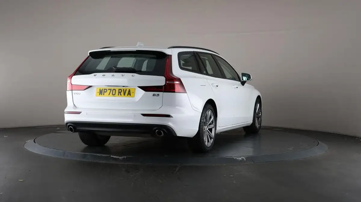 2020-volvo-v60-20-b3-momentum-big-71