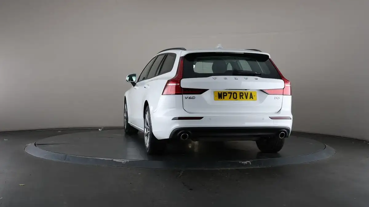 2020-volvo-v60-20-b3-momentum-big-47