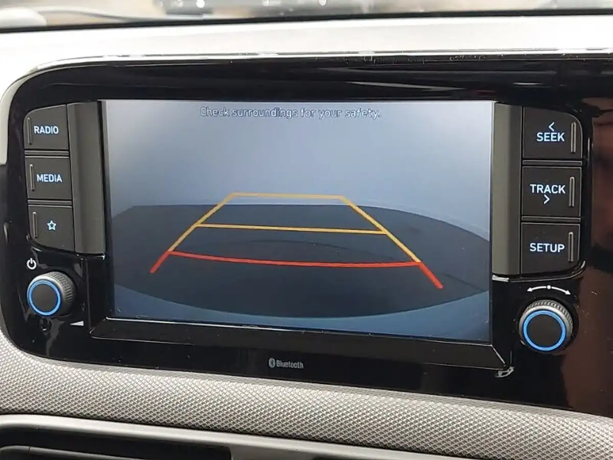2021-hyundai-i10-10-se-connect-big-13