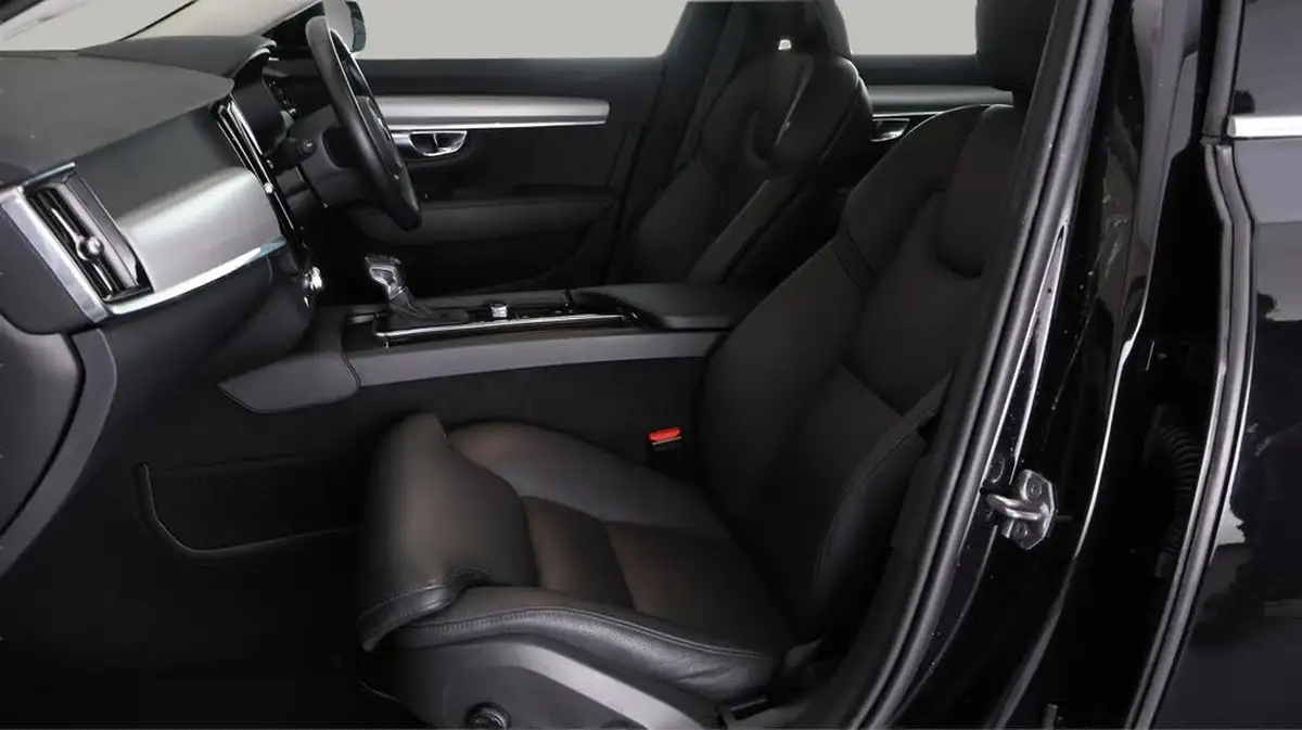 2020-volvo-s90-20-t4-momentum-plus-big-12