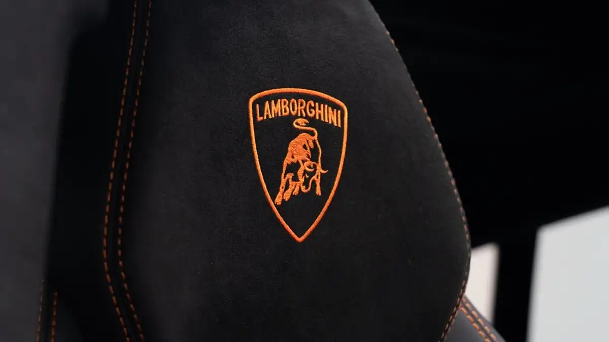 2024-lamborghini-urus-40-no-trim-big-28