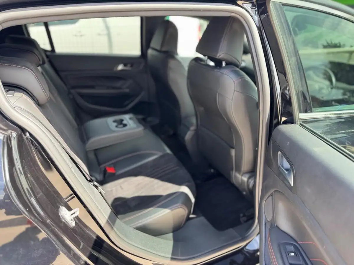 2015-peugeot-308-20-bluehdi-gt-line-20-bluehdi-big-45