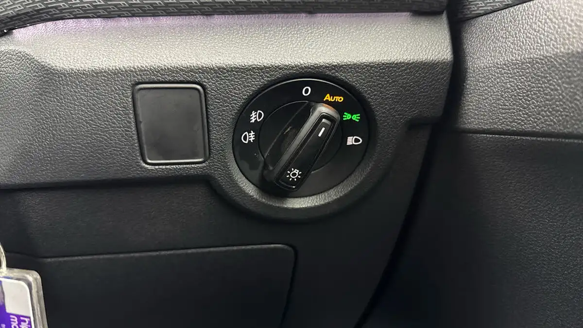 2023-volkswagen-t-cross-10-tsi-r-line-dsg-big-23
