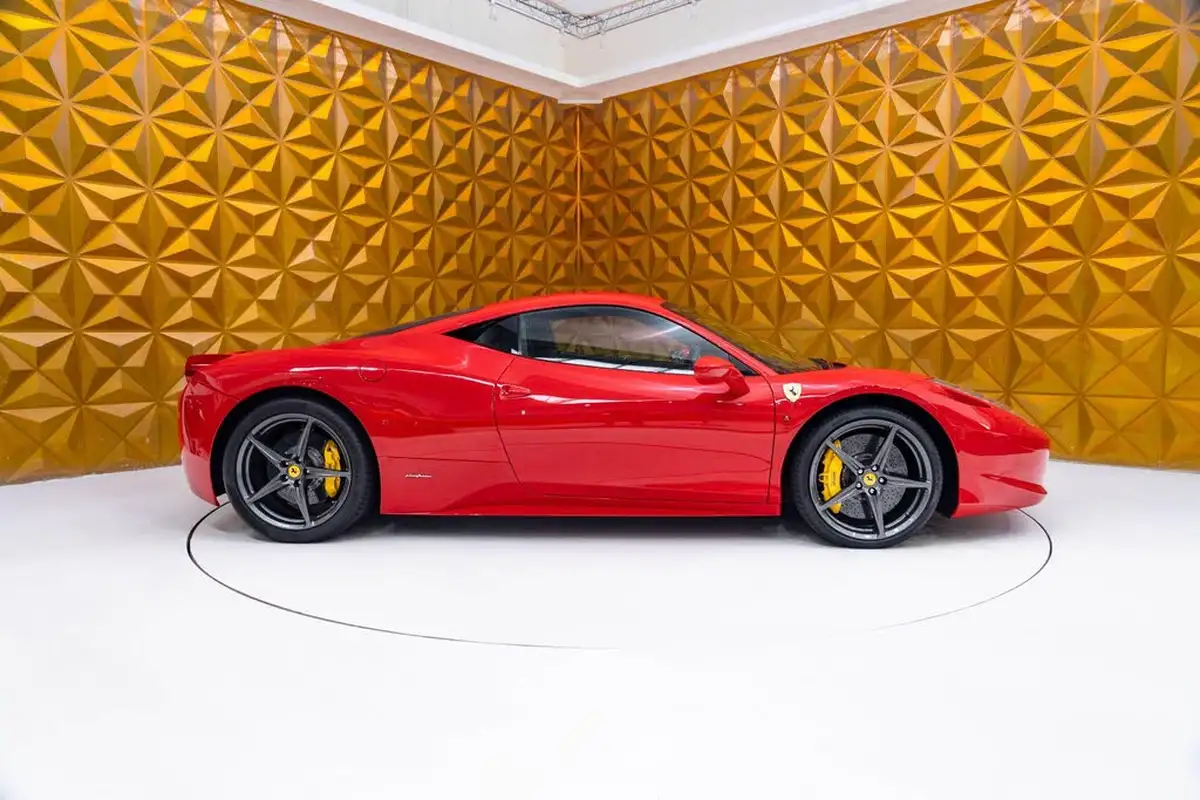 2012-ferrari-458-45-italia-big-11