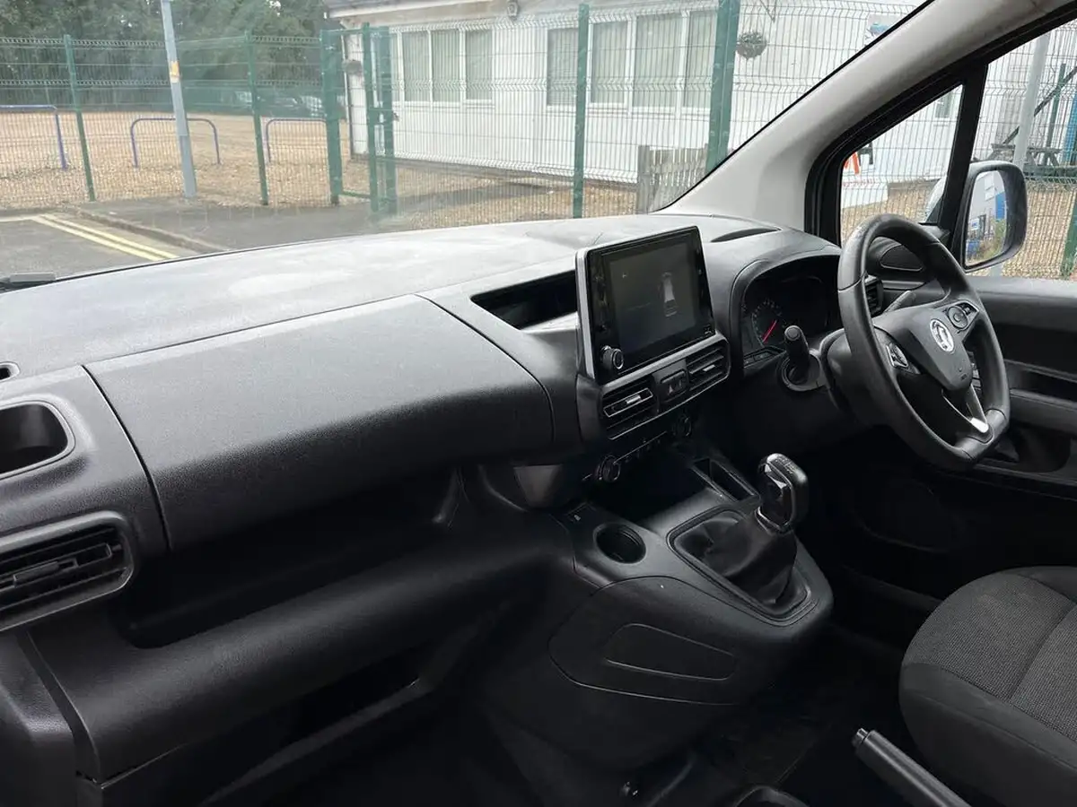 2019-vauxhall-combo-16cdti-le-nav-2300-l2h1-big-7