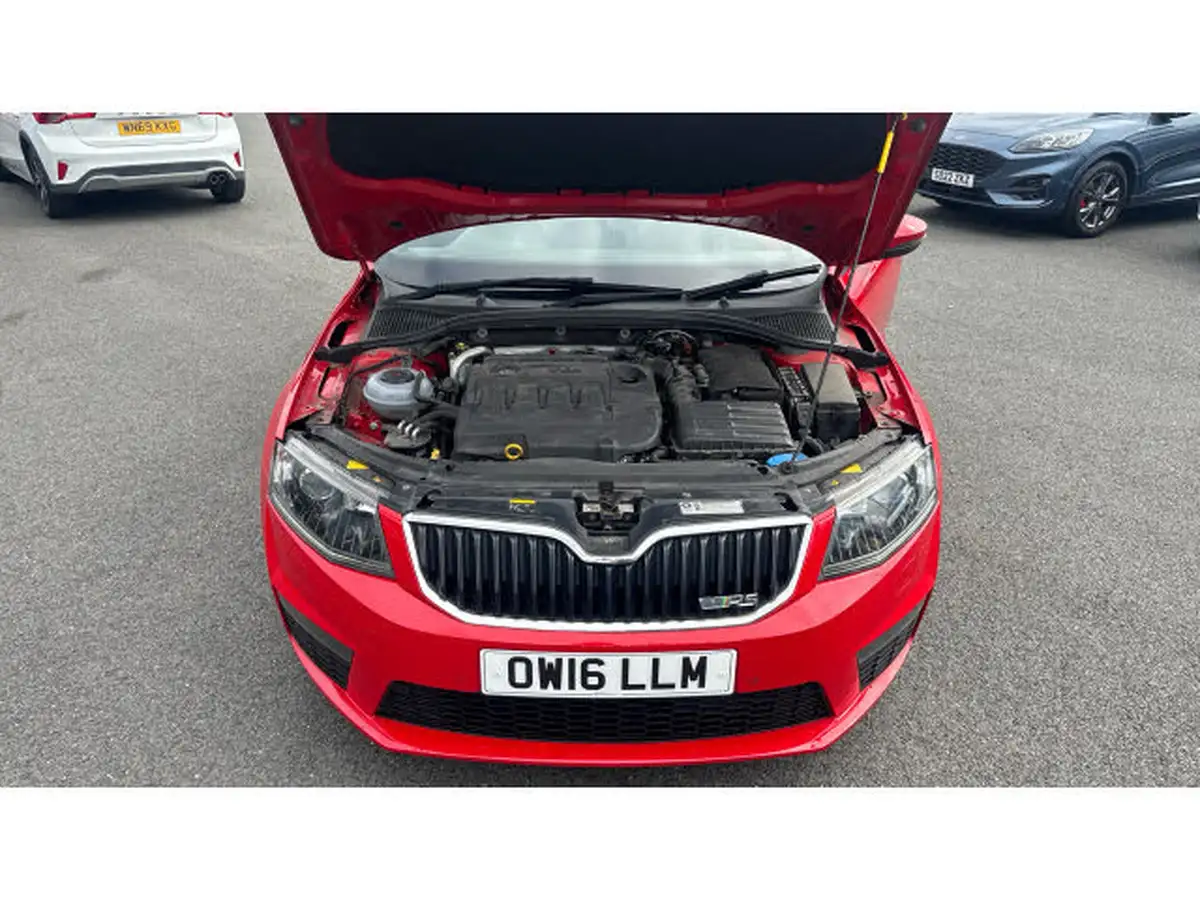 2016-skoda-octavia-20tdi-vrs-hatchback-dsg-big-7