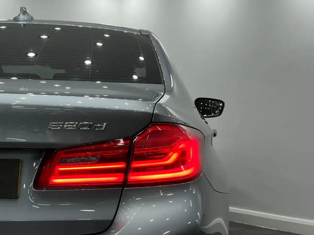 2017-bmw-5-series-20td-520d-se-188bhp-saloon-4d-big-23