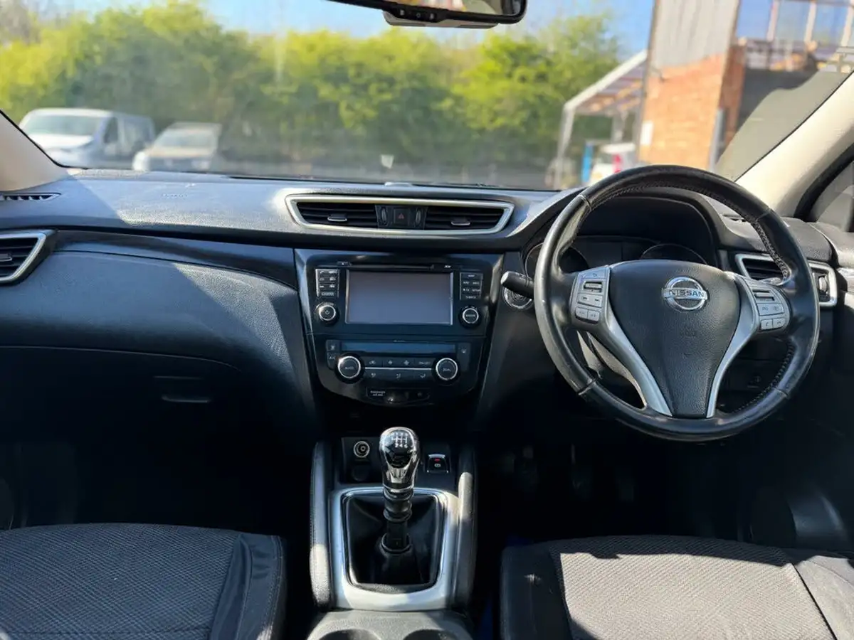 2015-nissan-qashqai-15dci-n-tec-big-14