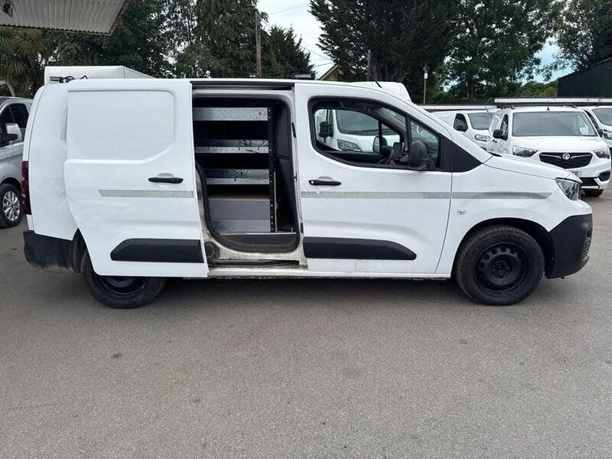 2021-peugeot-partner-15-bluehdi-950-professional-premium-100pseu6d-big-16