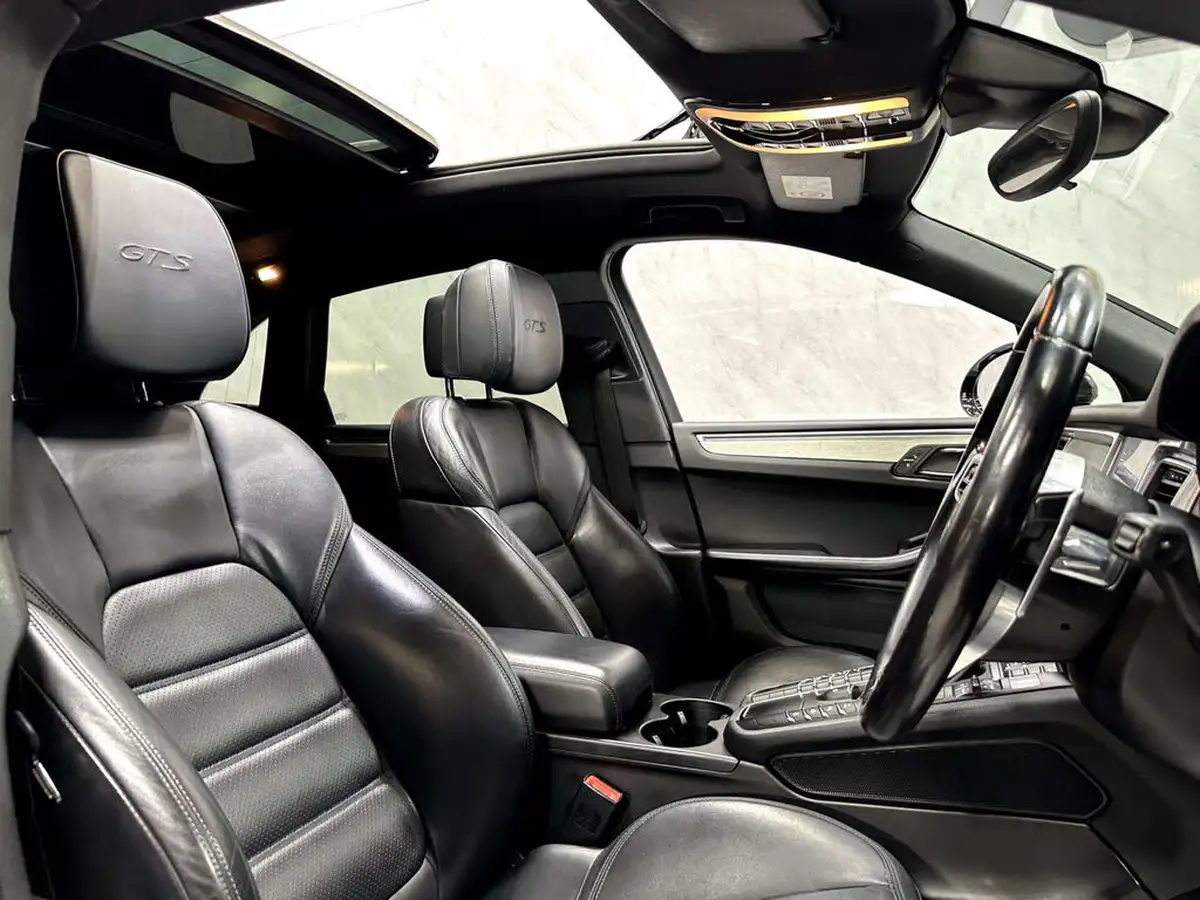 2016-porsche-macan-30-gts-big-35