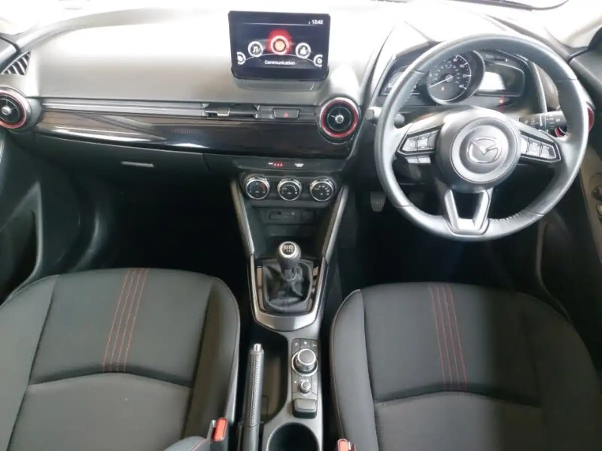 2024-mazda-mazda2-15-e-skyactiv-g-homura-big-2
