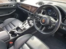 2021-porsche-macan-20-265ps-small-33