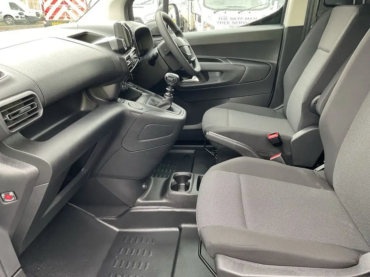 2025-fiat-doblo-big-8