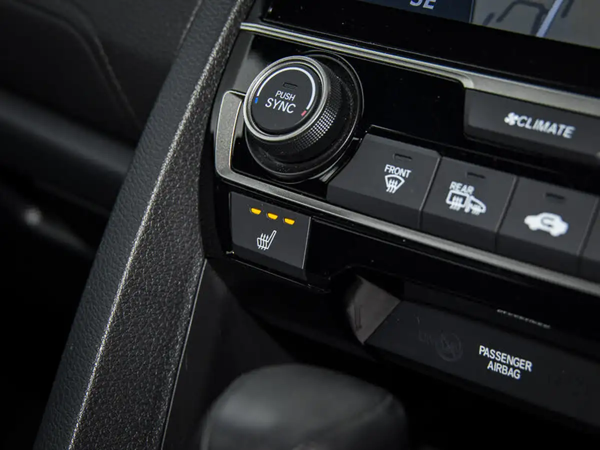 2019-honda-civic-15-vtec-turbo-prestige-cvt-big-14