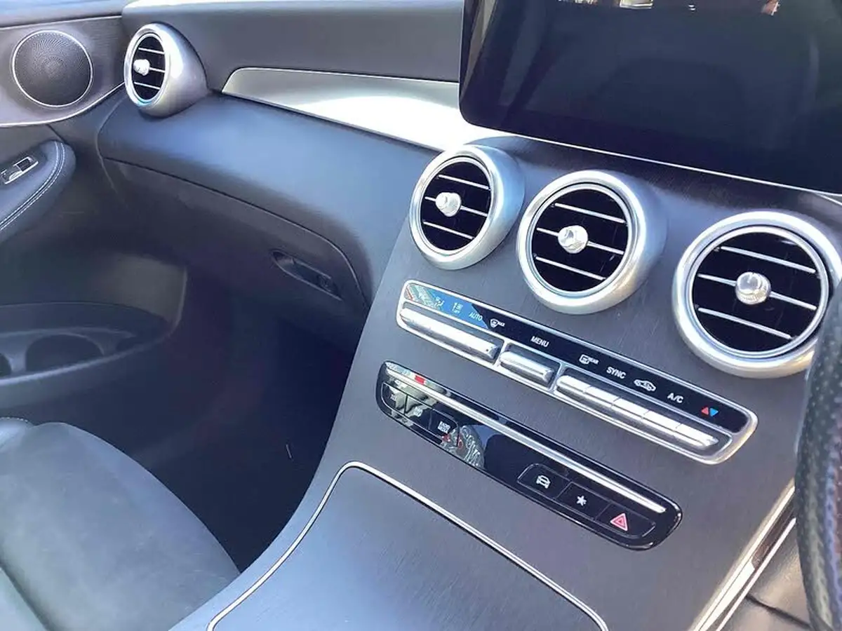 2021-mercedes-benz-glc-class-20d-glc220d-amg-line-station-wagon-5d-1950cc-4matic-plus-big-21