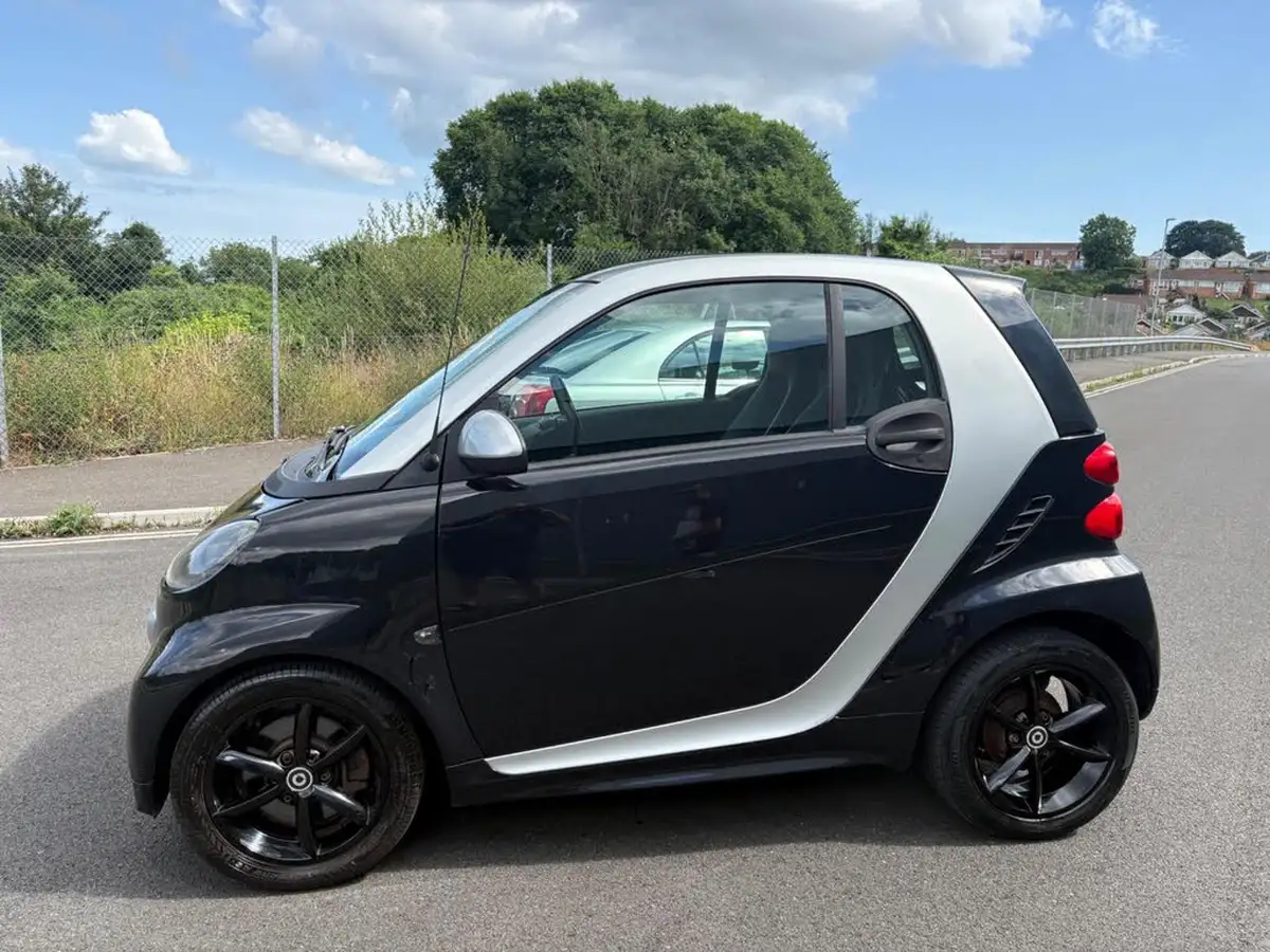 2014-smart-fortwo-10-grandstyle-mhd-71bhp-coupe-big-3
