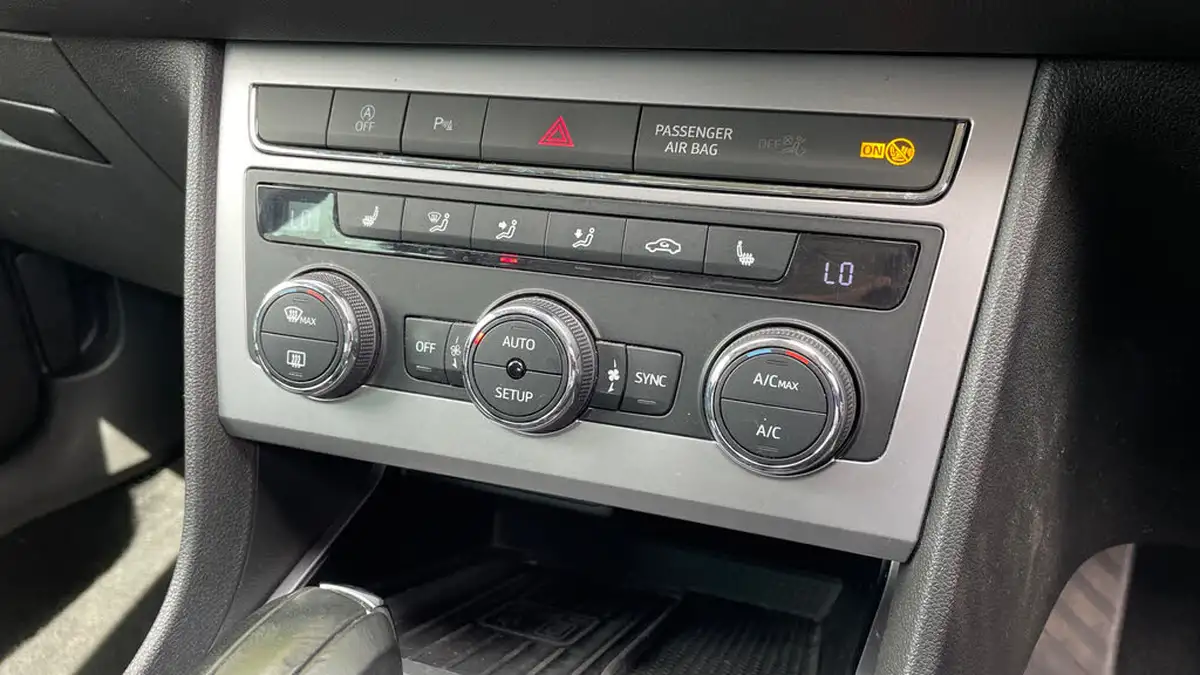 2019-seat-leon-20-tsi-xcellence-lux-estate-big-24