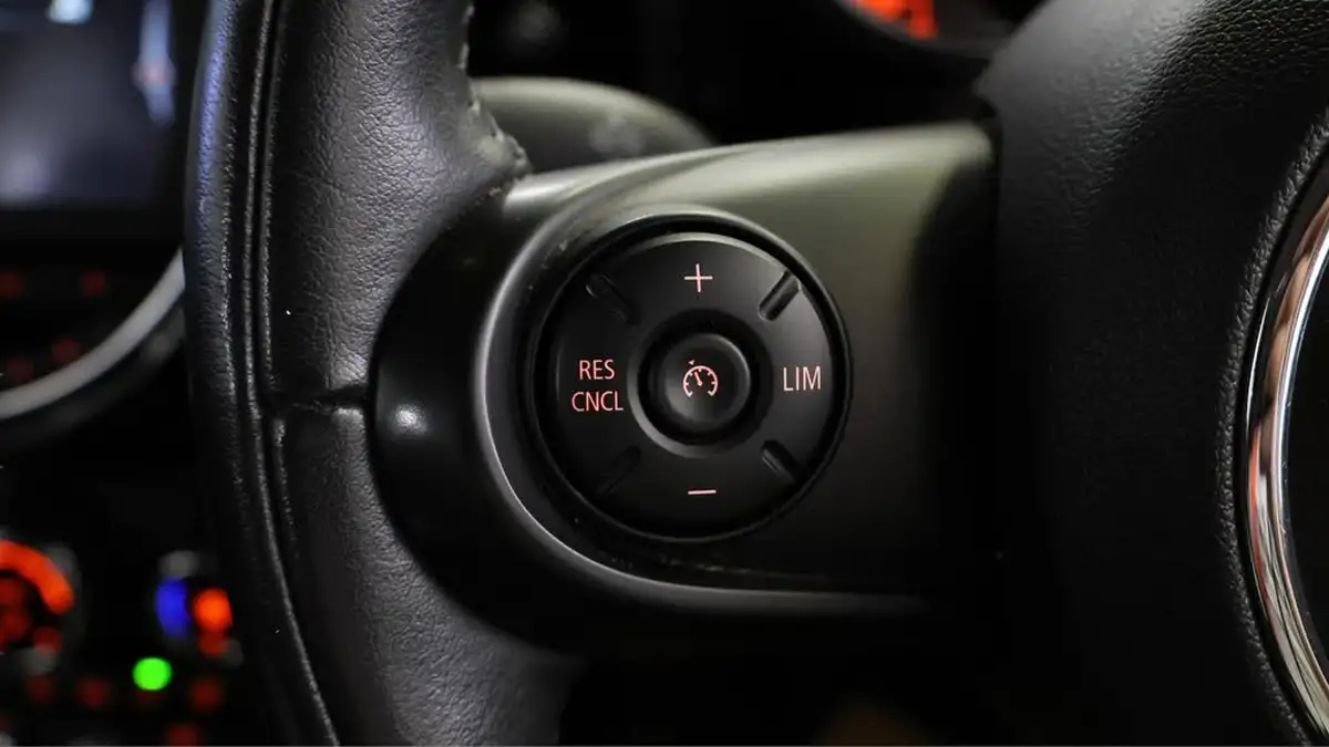 2017-mini-cooper-15-cooper-ss-hatchback-5d-big-22