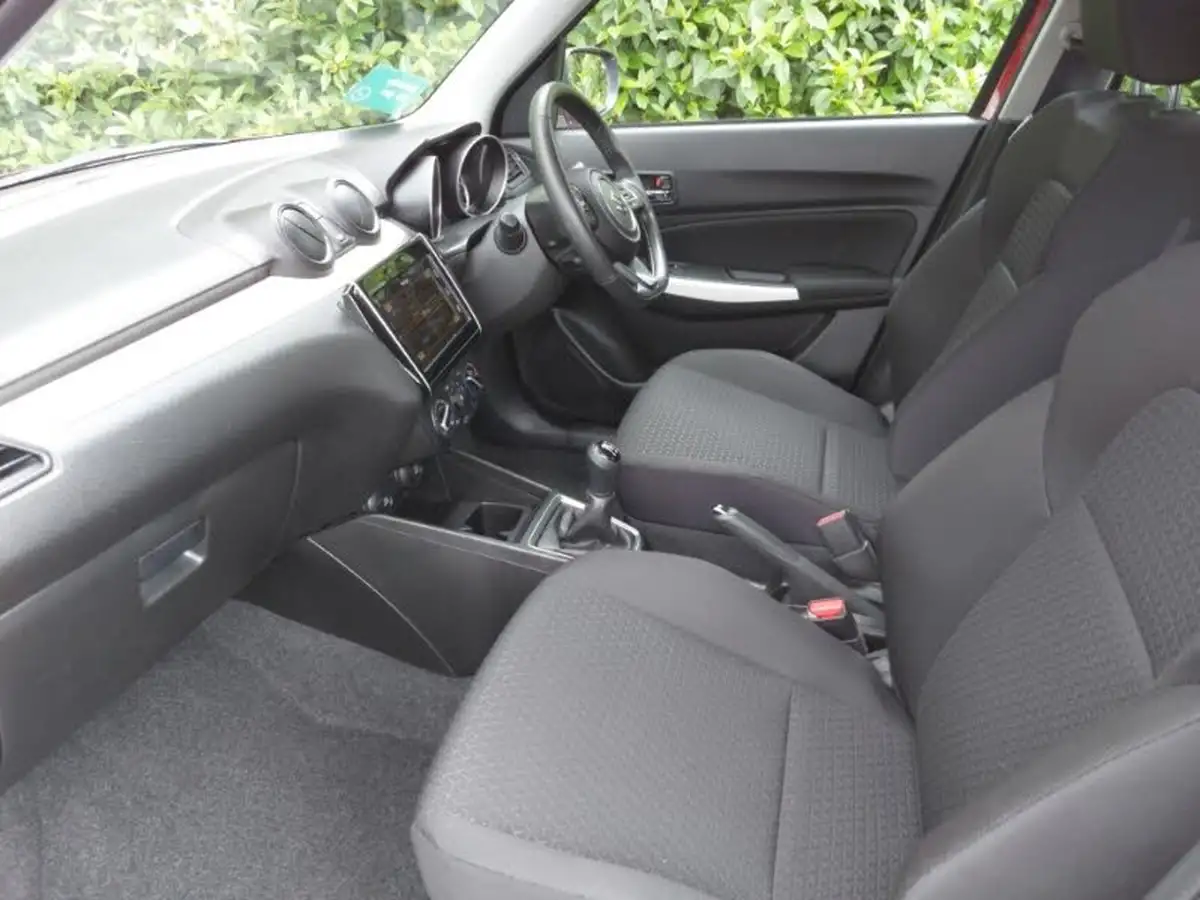 2022-suzuki-swift-12-dualjet-sz-l-big-4