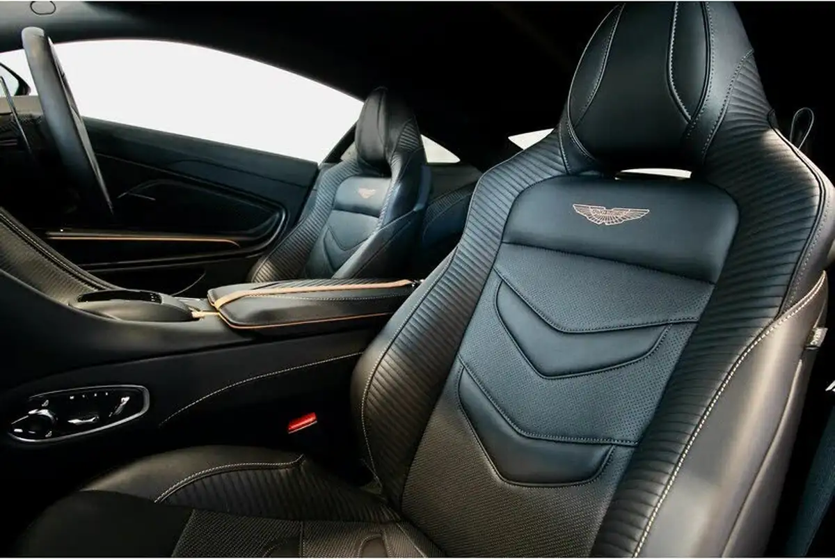 2023-aston-martin-dbs-big-32