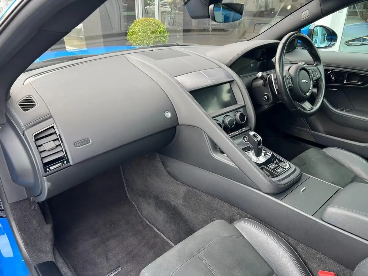 2021-jaguar-f-type-50-v8-sc-reims-edition-big-10