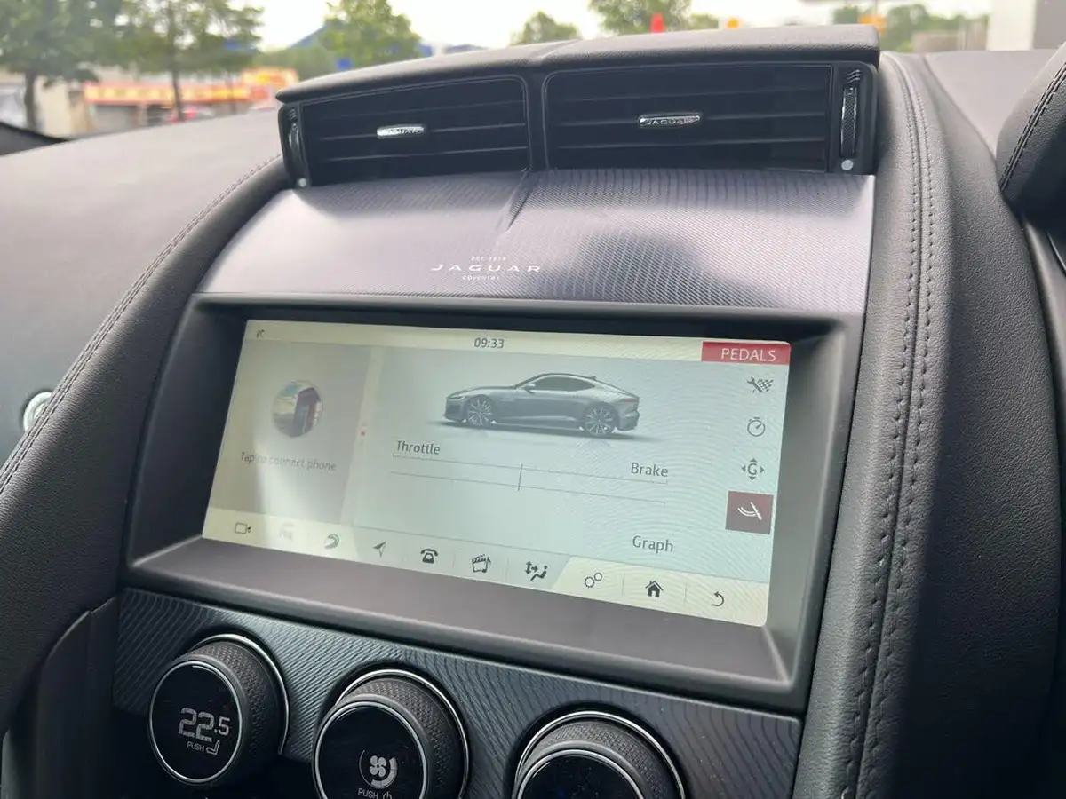 2021-jaguar-f-type-50-v8-sc-reims-edition-big-34