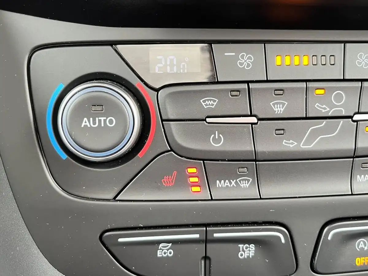 2022-ford-grand-tourneo-connect-15-active-120ps-ecoblue-1499cc-powershift-big-44