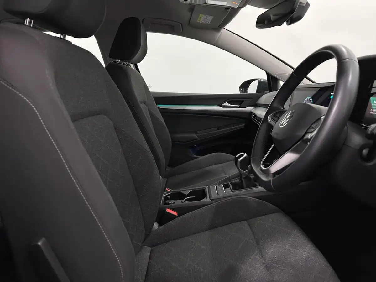 2023-volkswagen-golf-15-tsi-life-150ps-hatchback-big-27