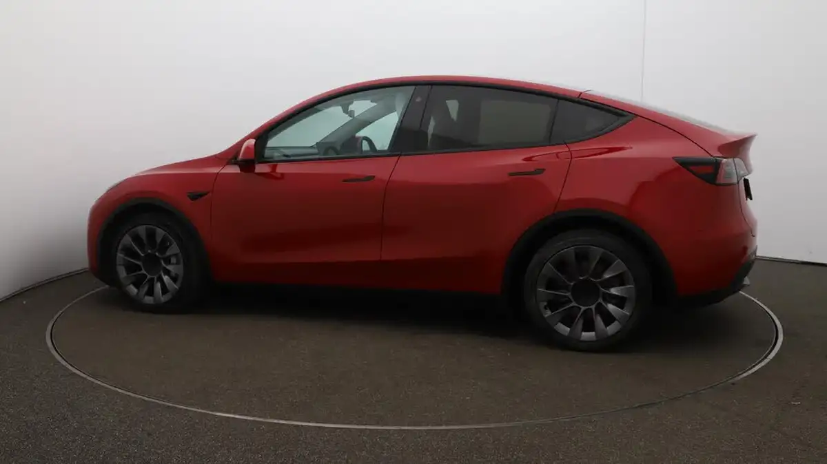 2022-tesla-model-y-e-long-range-big-56