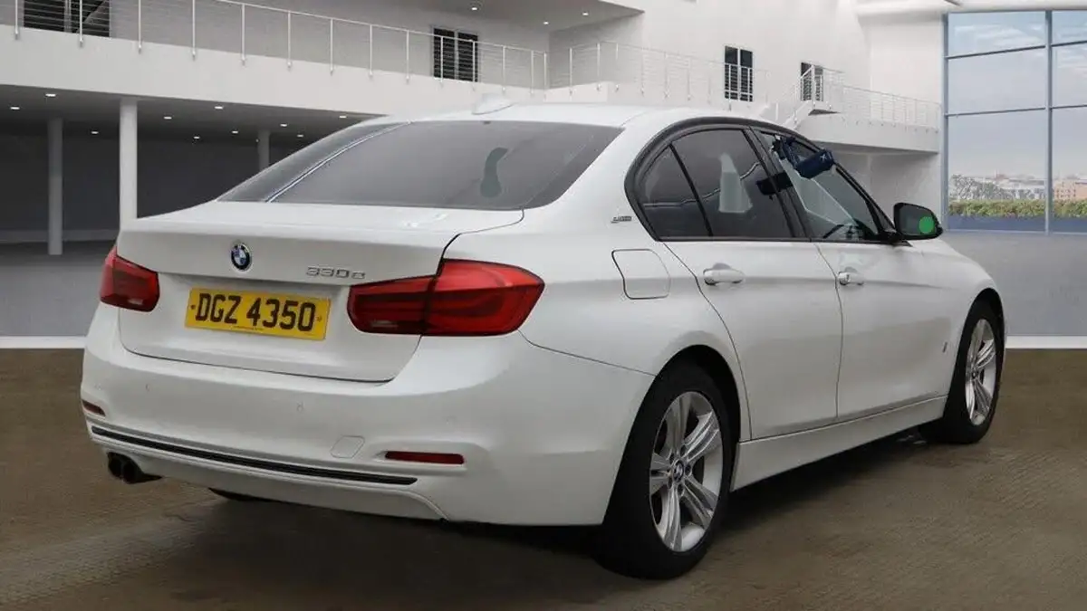 2016-bmw-3-series-20-330e-sport-268bhp-big-9