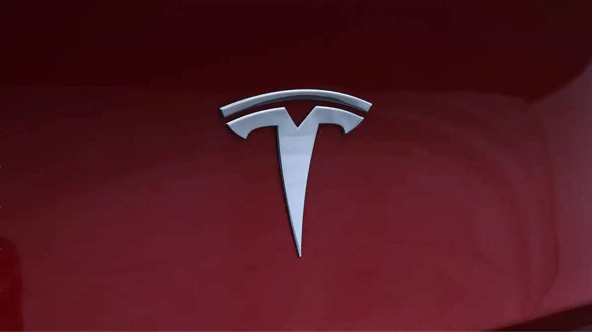 2022-tesla-model-y-e-long-range-big-32