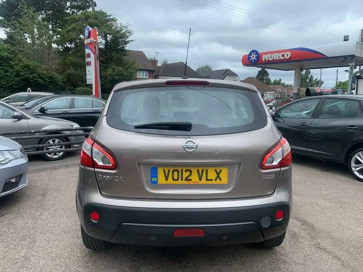 2012-nissan-qashqai-16-acenta-big-4